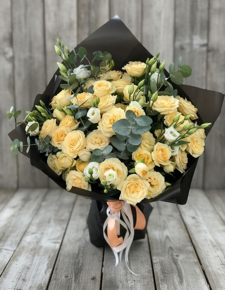 Букет цветов из: Розы и Лизиантусы в Свирске