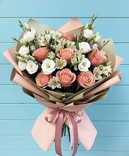 Букет цветов из:  Розы, Альстромерии и Лизиантусы в Свирске