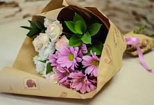 Букет цветов из:  Розы и Хризантемы #REPLACE_PRED# Свирске