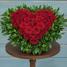 Цветочная композиция из Розы в виде сердца в Свирске