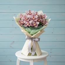 Букет цветов из:  Орхидеи и Розы в Свирске