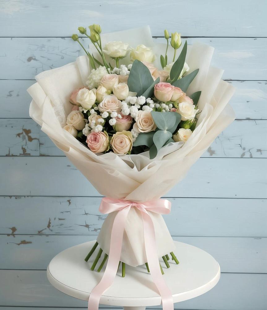 Букет цветов из: Розы и Лизиантусы в Свирске