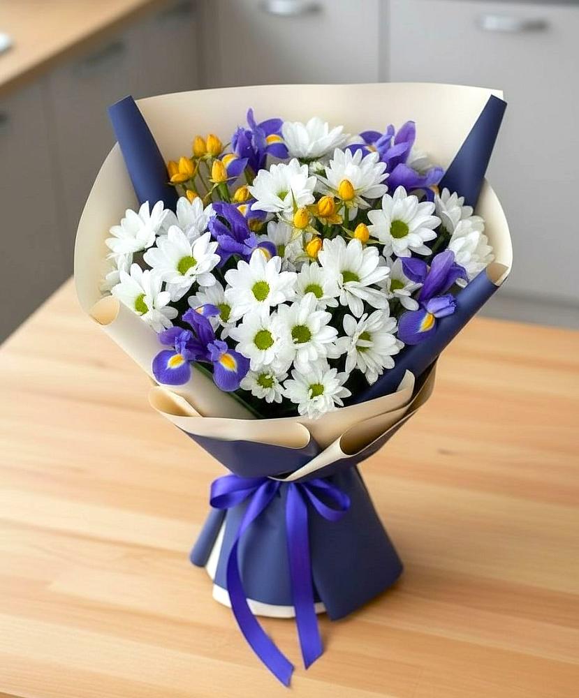 Букет цветов из: Розы, Ирисы и Хризантемы в Свирске