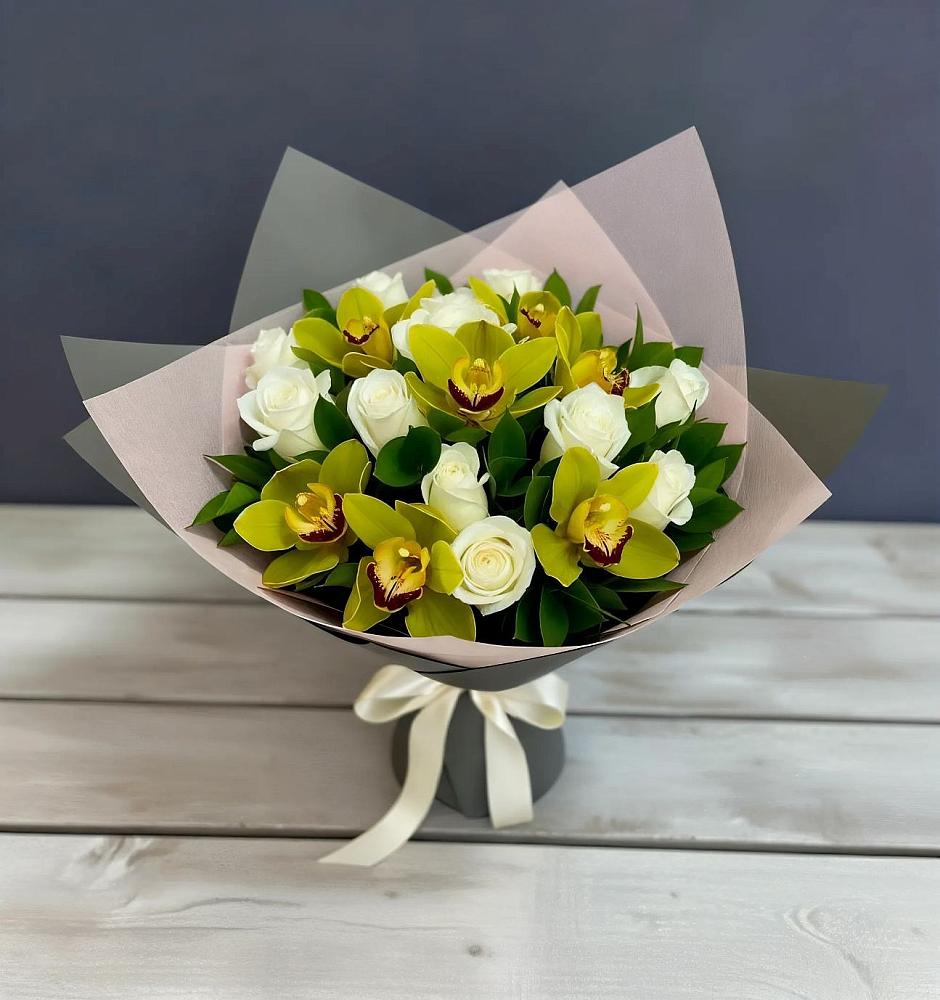 Букет цветов из: Орхидеи и Розы в Свирске