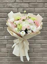 Букет цветов из:  Гвоздики, Розы, Лизиантусы и Хризантемы в Свирске