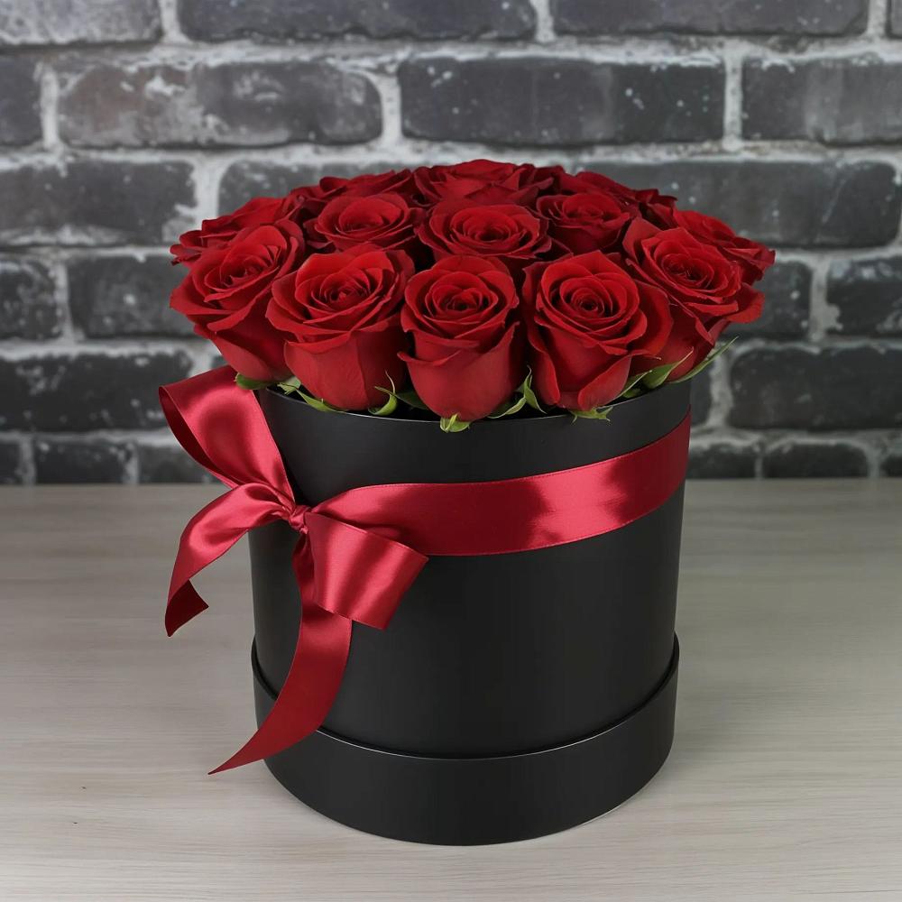 Цветочная композиция из Розы в шляпной коробке в Свирске