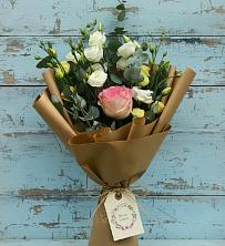 Букет цветов из:  Розы и Лизиантусы в Свирске